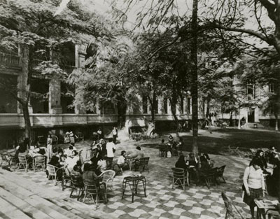 Fig. *. Caro tiling at the American University, late 1960s